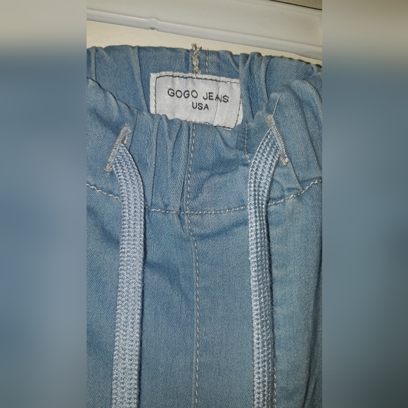 Jean light blue distressed cuffed. - Picture 3 of 4